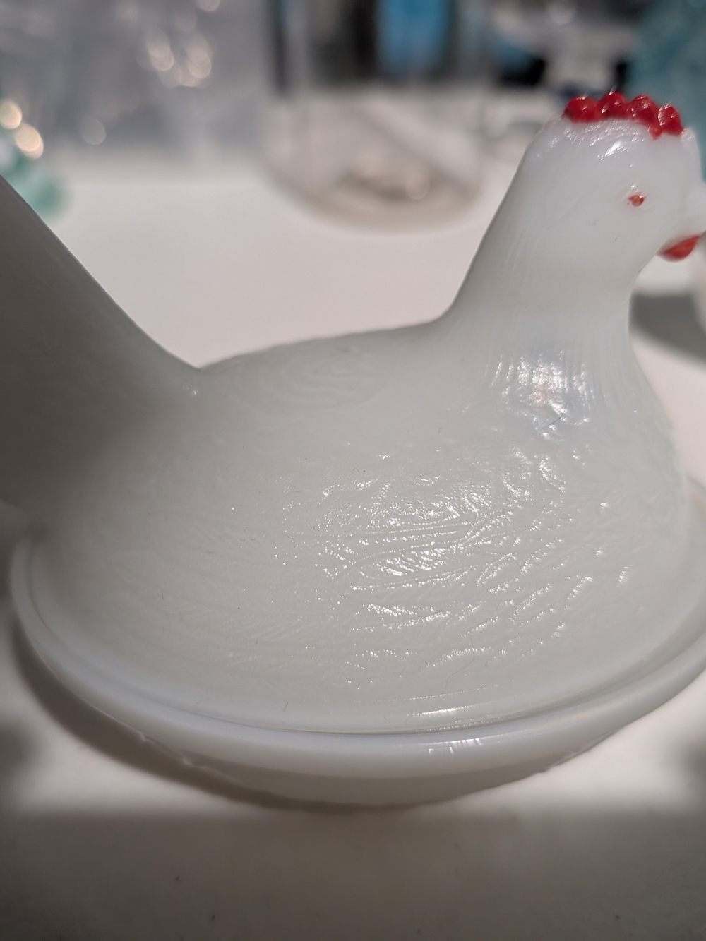 White MILK GLASS Hen ON NEST Decorative Dish by L. E. SMITH